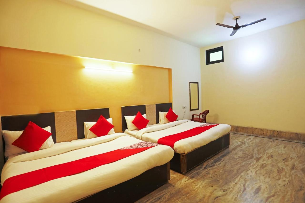 Oyo 30240 Shri Radha Palace Hotel Mathura Kültér fotó