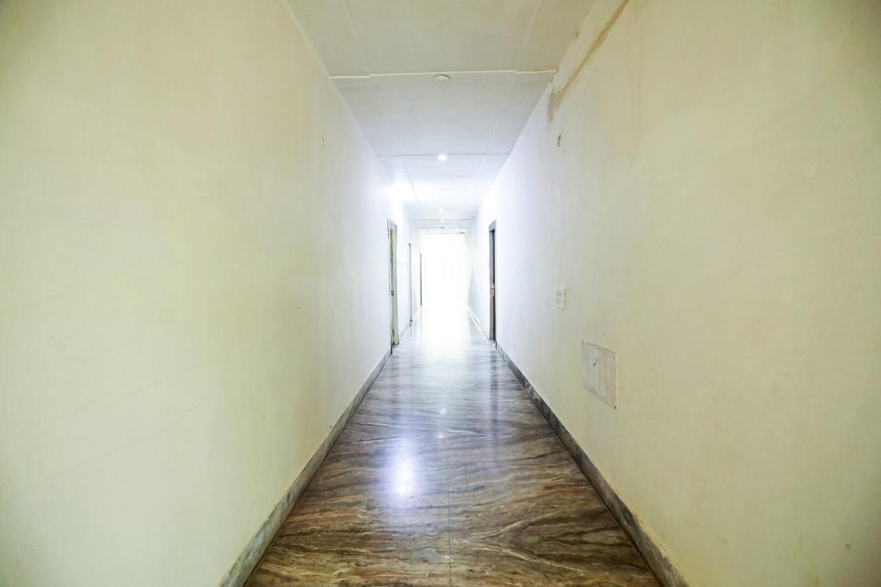 Oyo 30240 Shri Radha Palace Hotel Mathura Kültér fotó