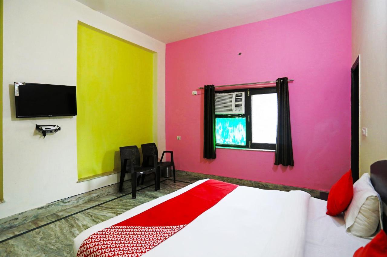 Oyo 30240 Shri Radha Palace Hotel Mathura Kültér fotó